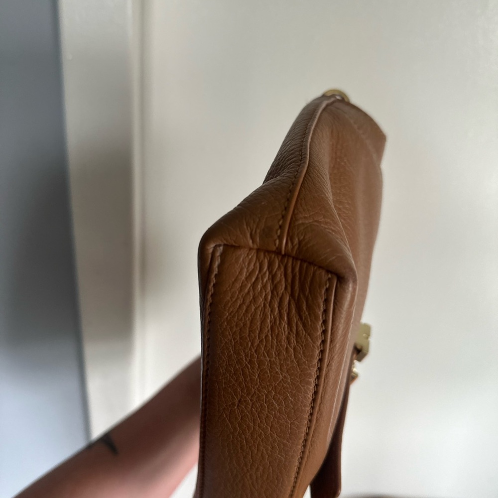 Tory Burch pebbled Leather Robinson Crossbody Bag - Picture 9 of 10
